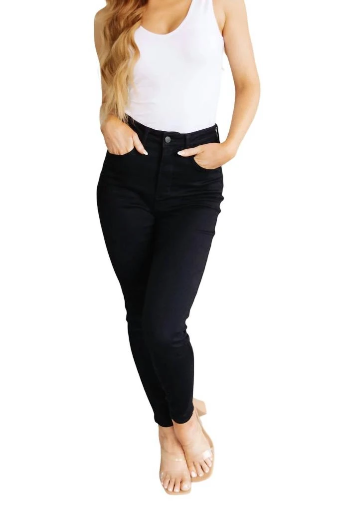 Judy Blue High Rise Control Top Classic Skinny Jeans