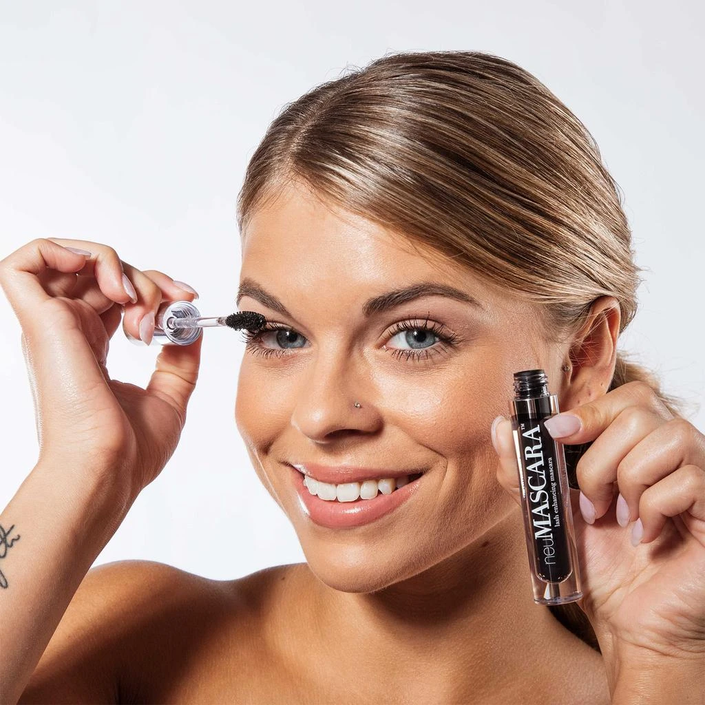 neuLash neuCONTOUR Brow Enhancing Pomade 8