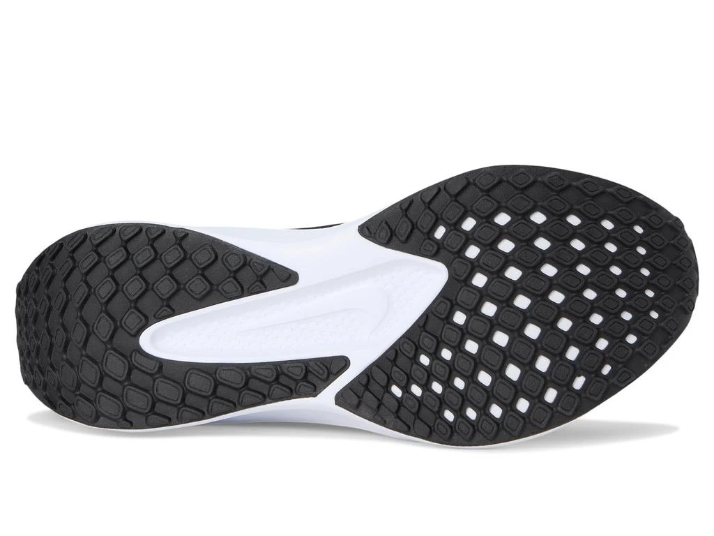 NIKE Quest 6 3