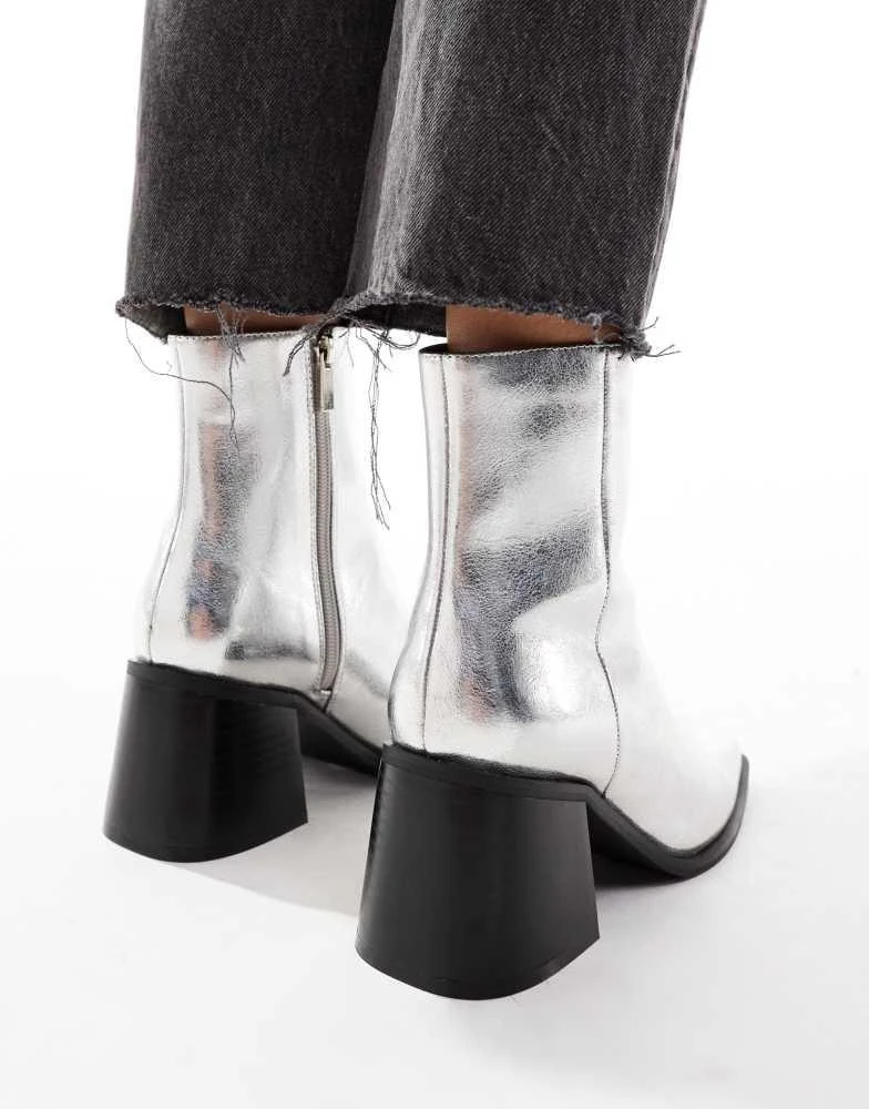 New Look New Look chunky heel mid ankle boot in silver 2