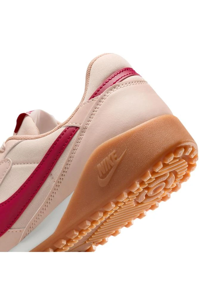 NIKE Terra Manta Sneaker 8