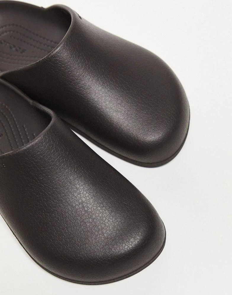 Crocs Crocs unisex dylan clogs in espresso brown 2