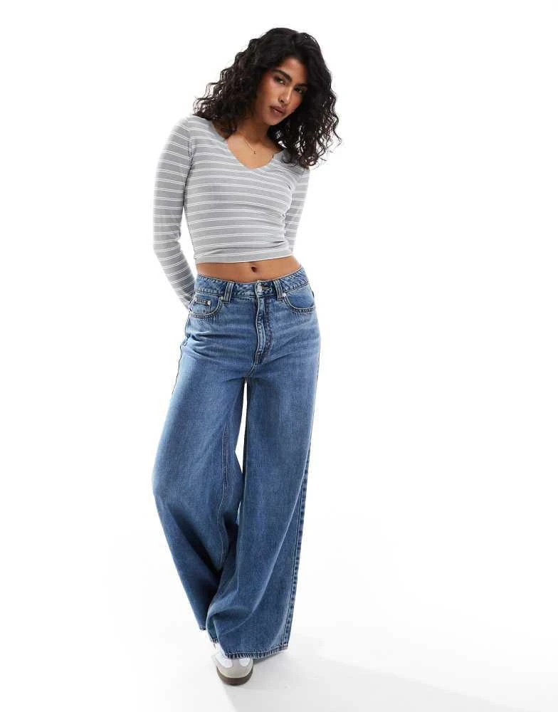 HOLLISTER Hollister contrast ribbed plunge neck crop top in white and grey stripe 2