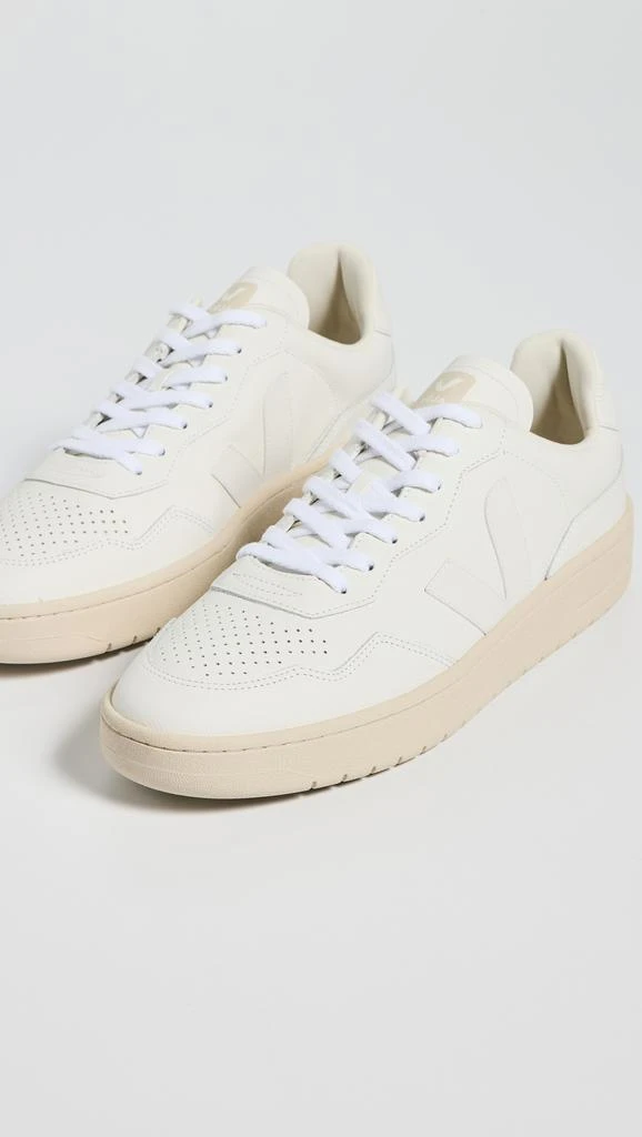 Veja V-90 Sneakers 3