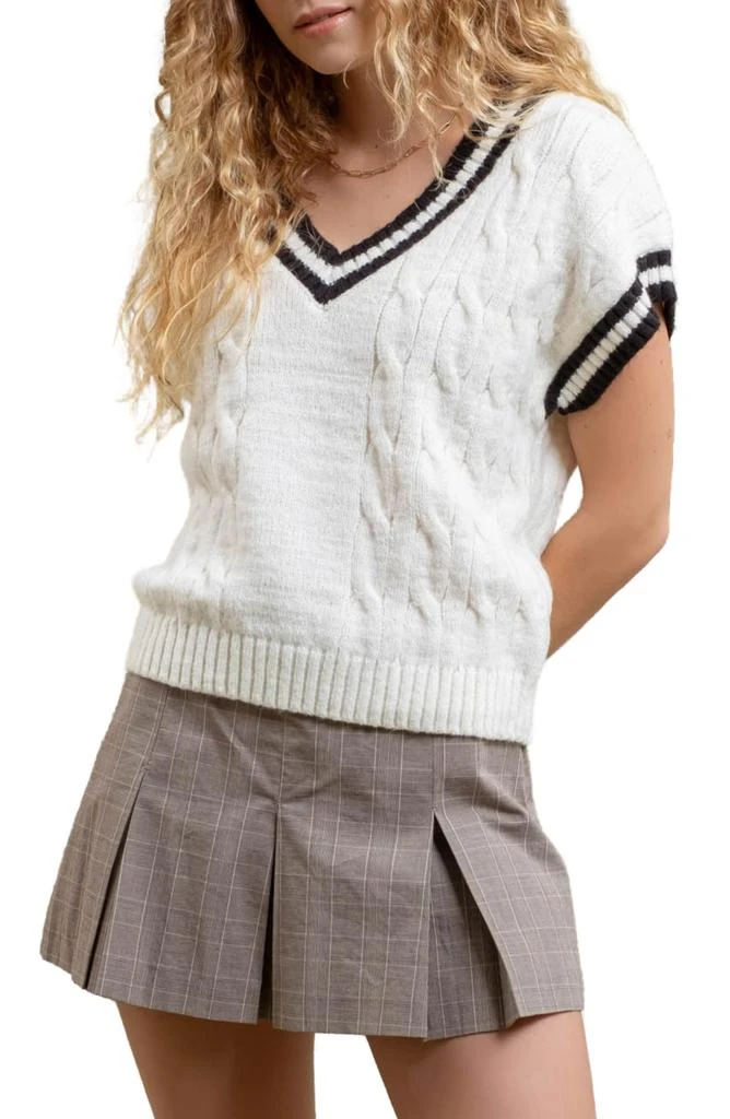 Blu Pepper V-Neck Sleeveless Sweater 1