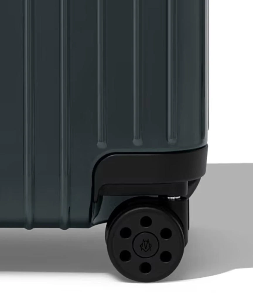 RIMOWA Essential Lite cabin luggage 7