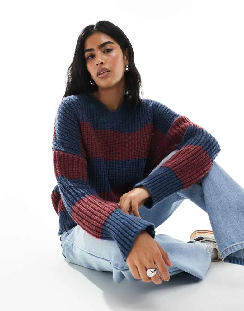 Daisy Street Daisy Street v neck jumper in navy and red stripe 1