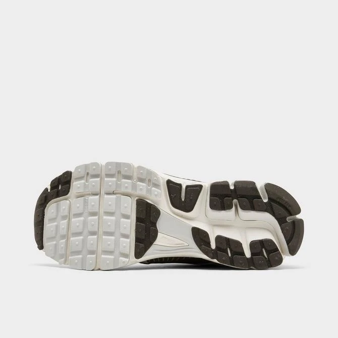 NIKE Women's Nike Zoom Vomero 5 Casual Shoes 6