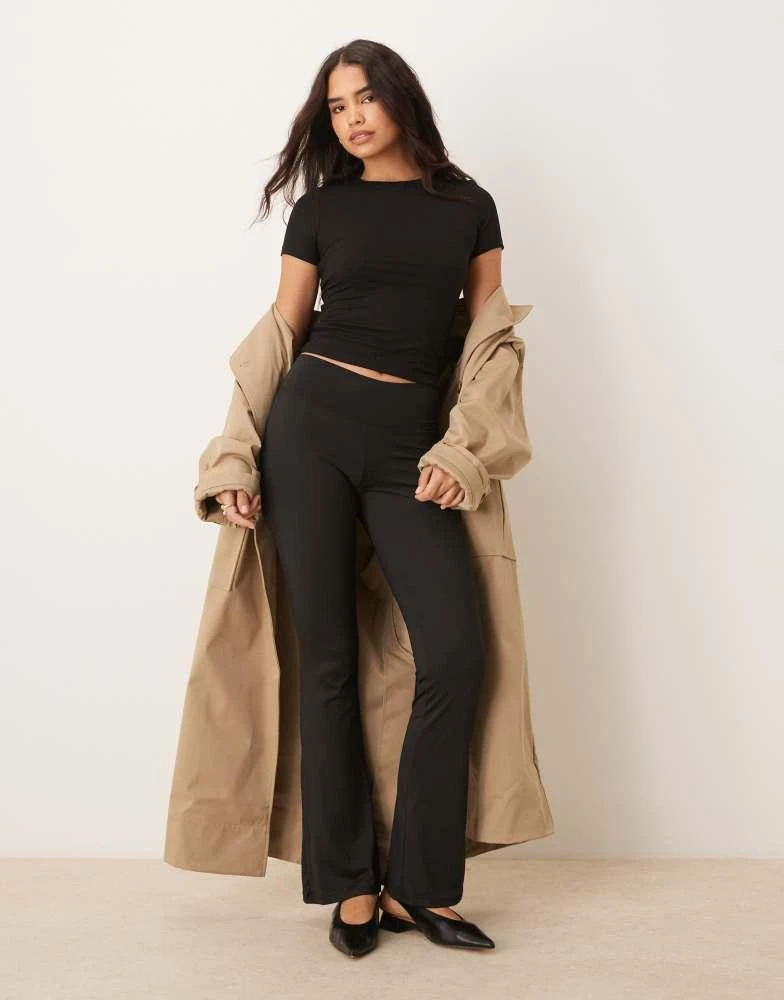 Tala Tala 365 Sculpting Lounge t-shirt in black 3