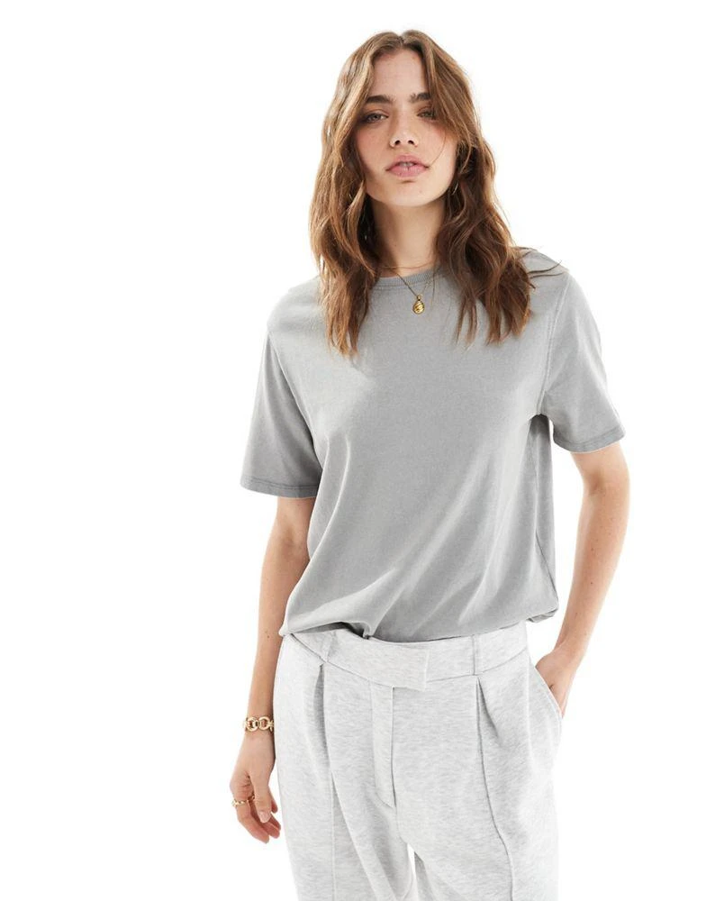 Pimkie Pimkie boyfriend t-shirt in grey 2