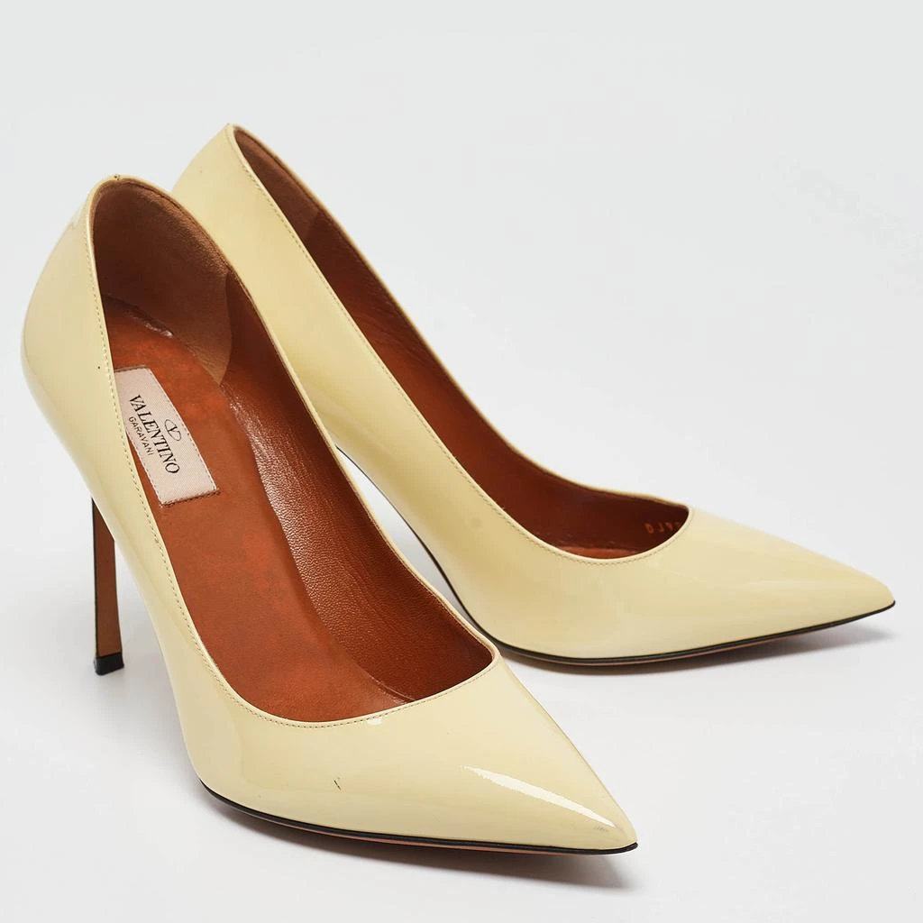 Valentino Valentino Cream Patent Leather Pointed Toe Pumps Size 39 4
