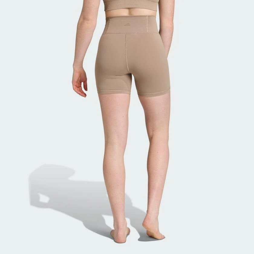 Adidas Women
s  All Me 5-Inch Short Leggings 2