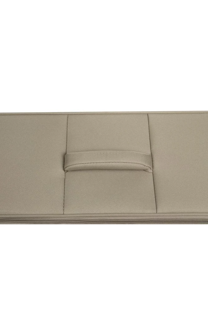 it luggage Compartment 27-Inch Softside Spinner Luggage 10