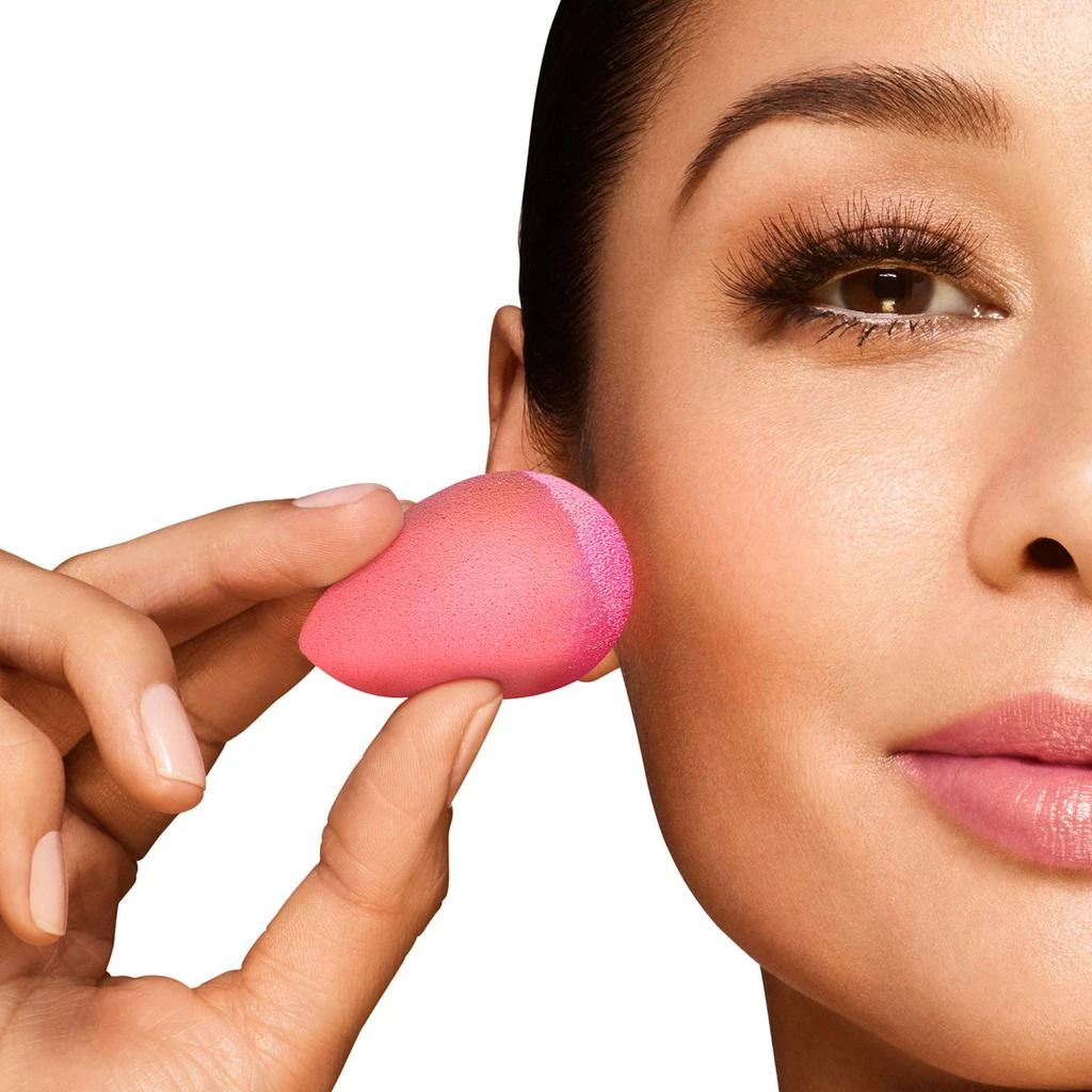 Beautyblender BeautyBlusher Cheeky Makeup Sponge 3