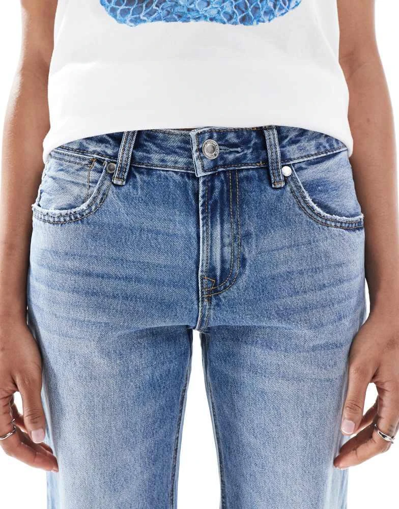 Stradivarius Stradivarius Tall D03 low waisted straight leg jean in mid blue wash 5