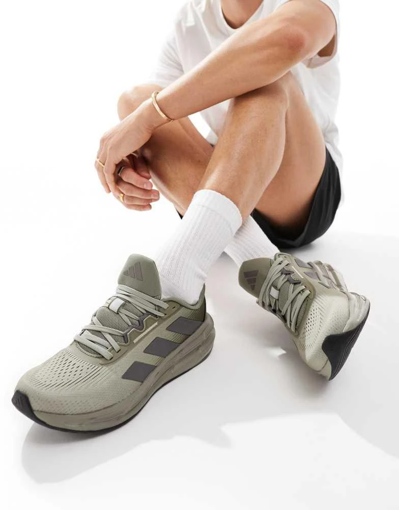 Adidas adidas Running Questar 3 trainers in olive 4