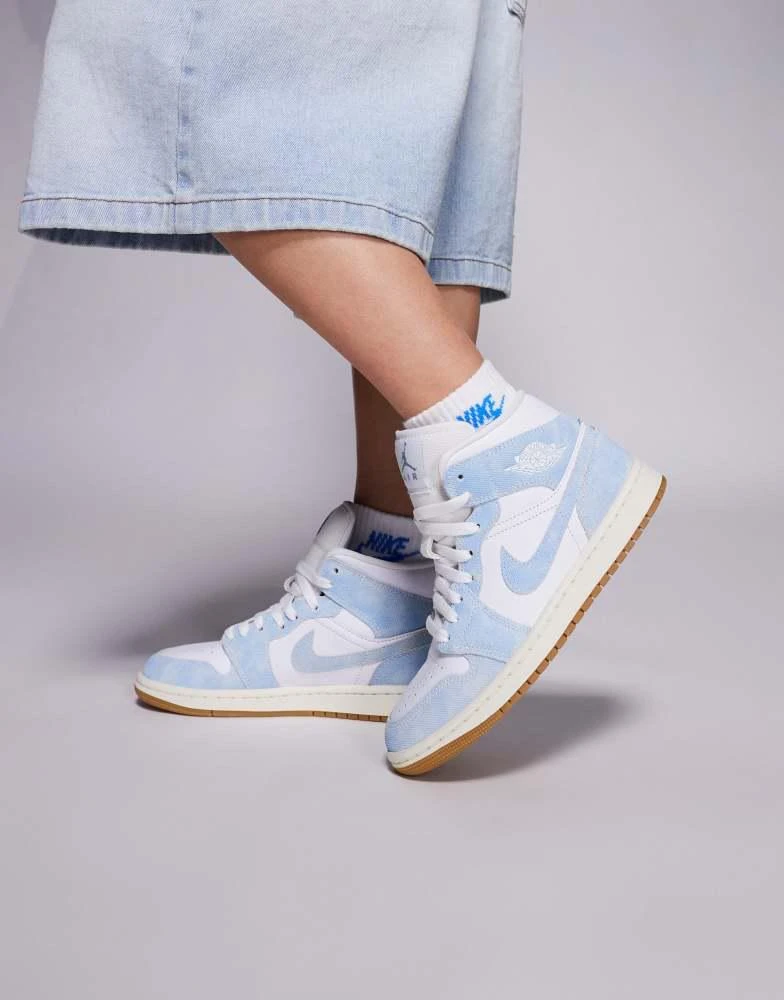 Jordan Nike Air Jordan 1 Mid trainers in white and denim  display picture 1