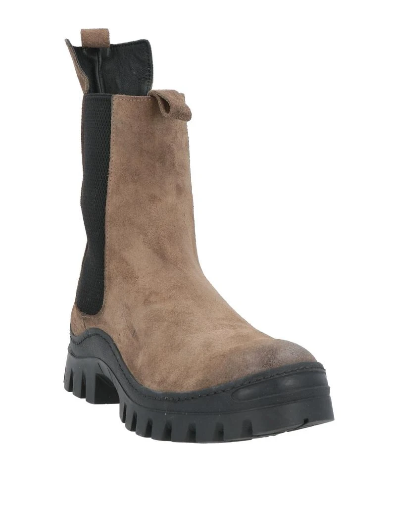 1725.A Ankle boot 2