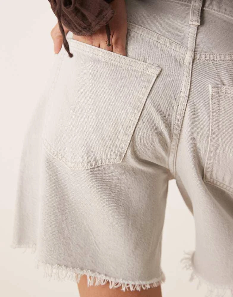 Abercrombie & Fitch Abercrombie & Fitch classic high rise loose shorts with frayed hem in washed off white 4