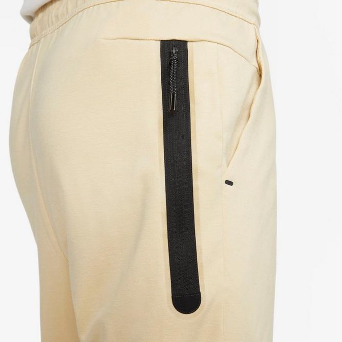 nike essentials slim sweatpants