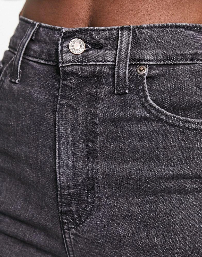 Levi's Levi's high waisted mom jean in black wash 4