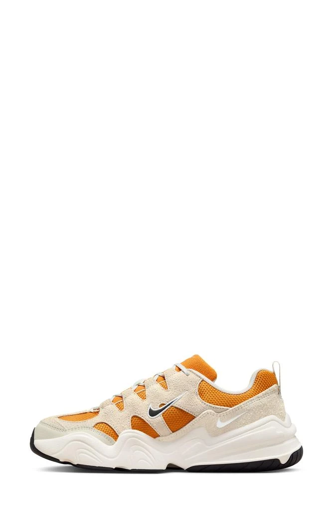 NIKE Tech Hera Sneaker 6
