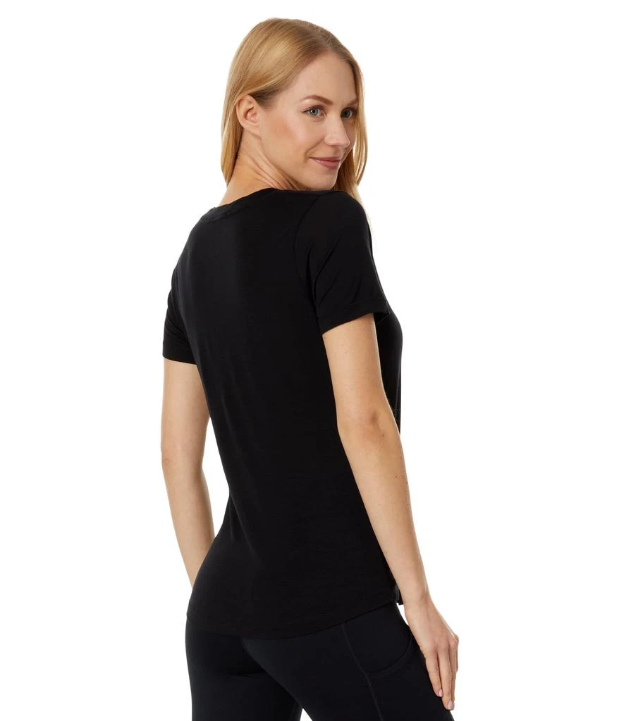 SmartWool Active Ultralite V-Neck Short Sleeve 2