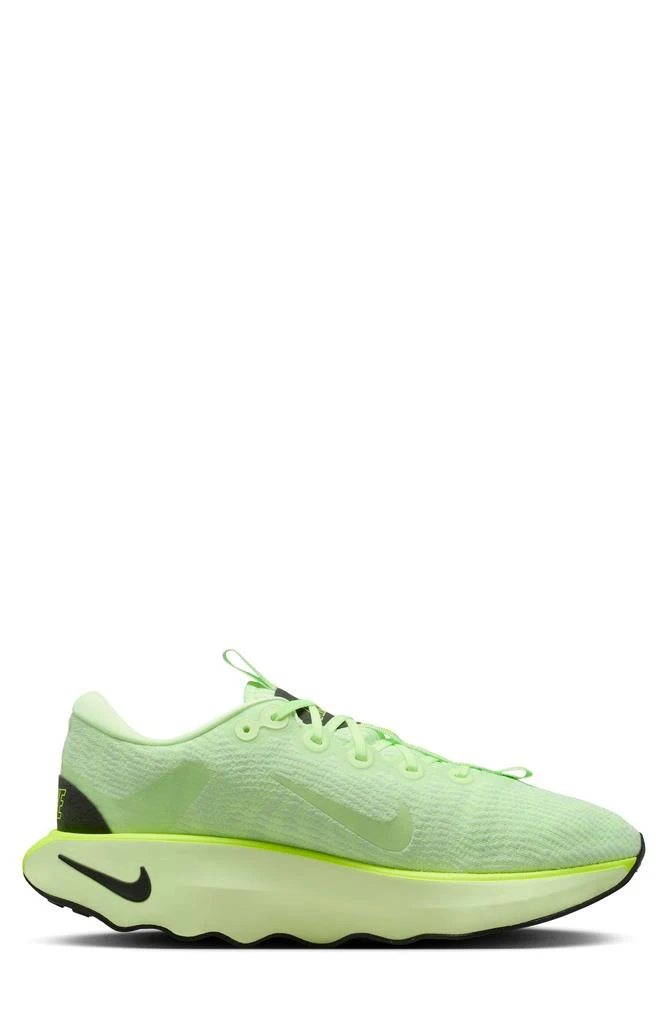NIKE Motiva Walking Sneaker 6