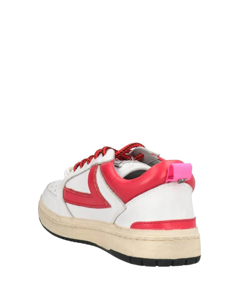 HTC Sneakers 3