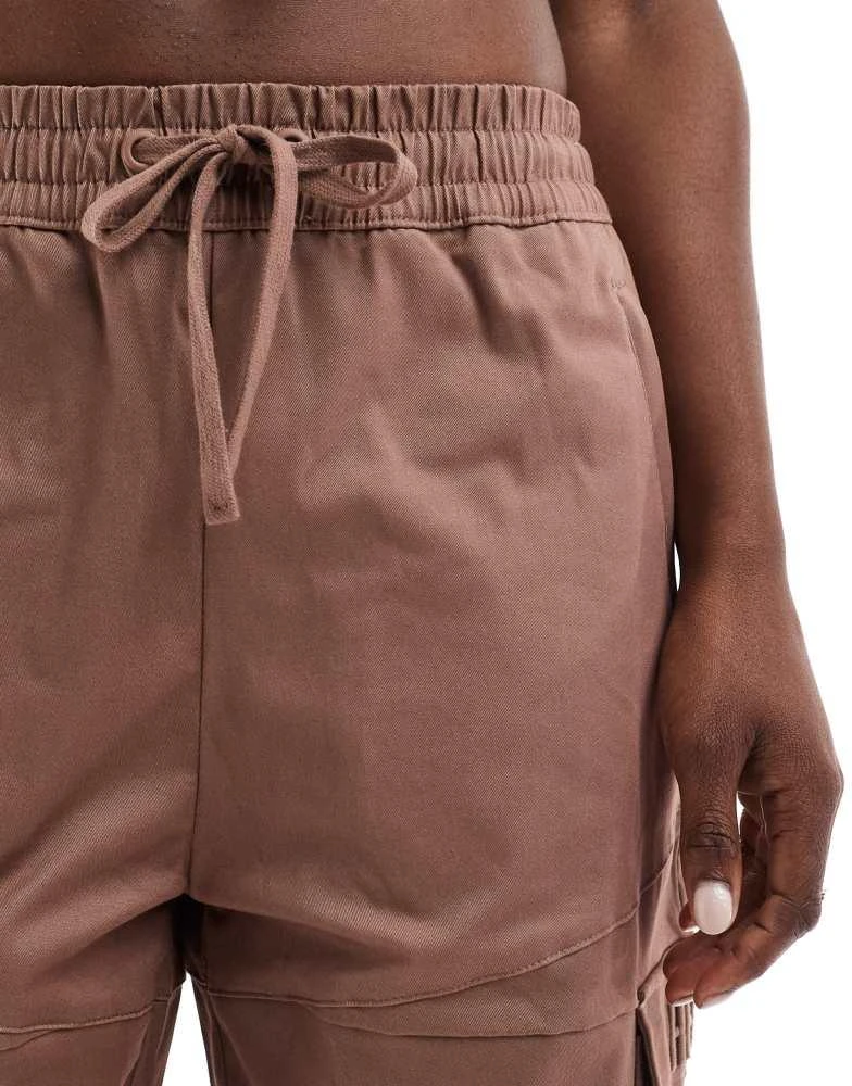 HERA Hera cargo pant in acorn brown 5
