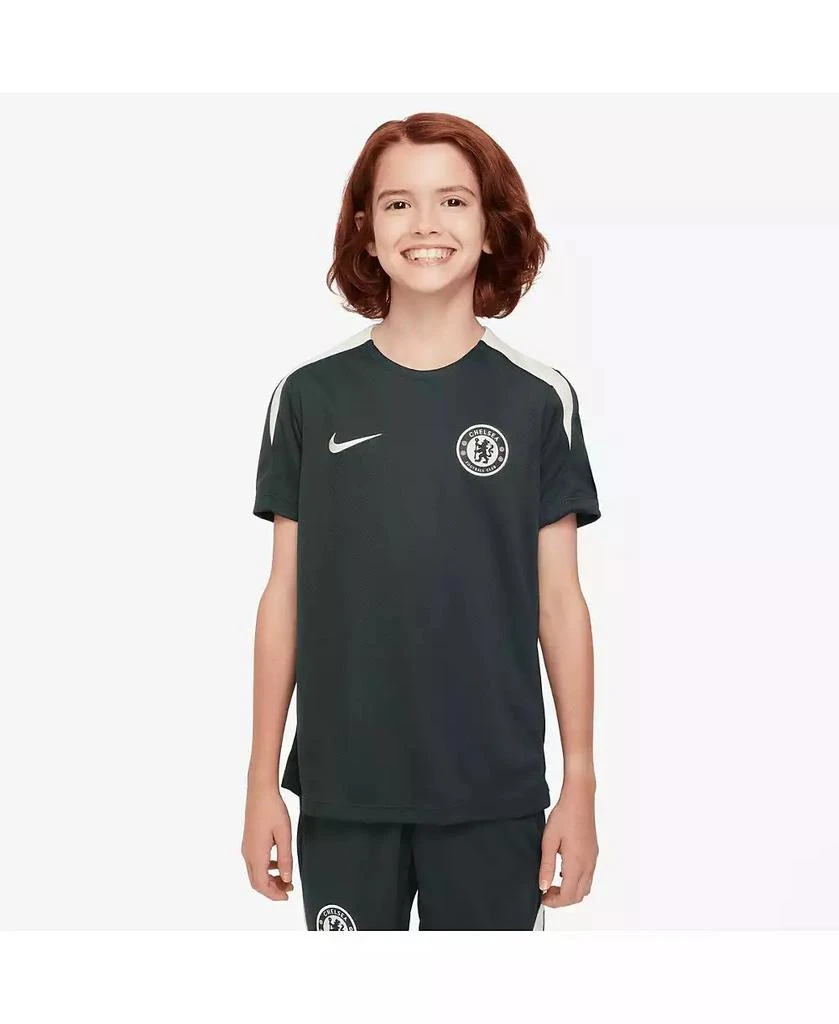 NIKE Big Boys and Girls Green Chelsea 2025/26 Strike Raglan Top 1