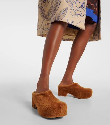 Dries Van Noten Faux fur clogs 4