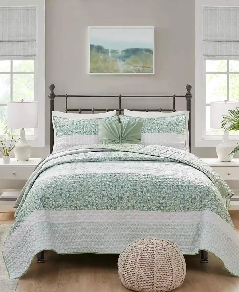 Macy's Caralie Seersucker 4 Piece Quilt Set 1