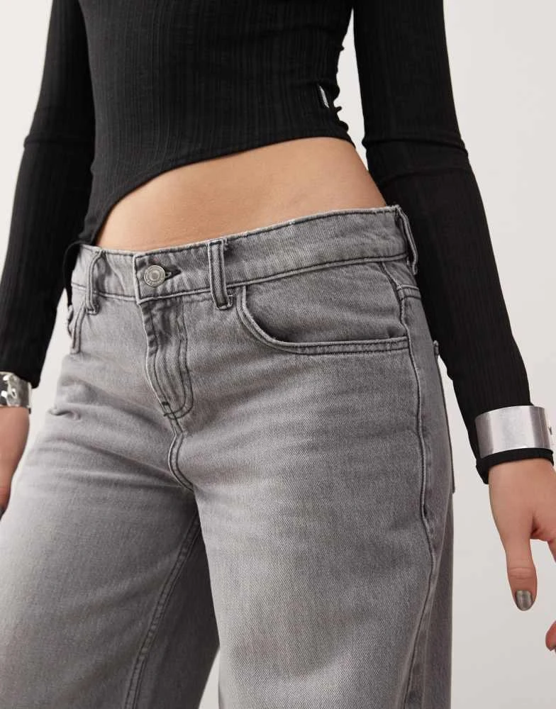 Reclaimed Vintage Reclaimed Vintage  88' wide baggy low rise leg jean in grey wash 4