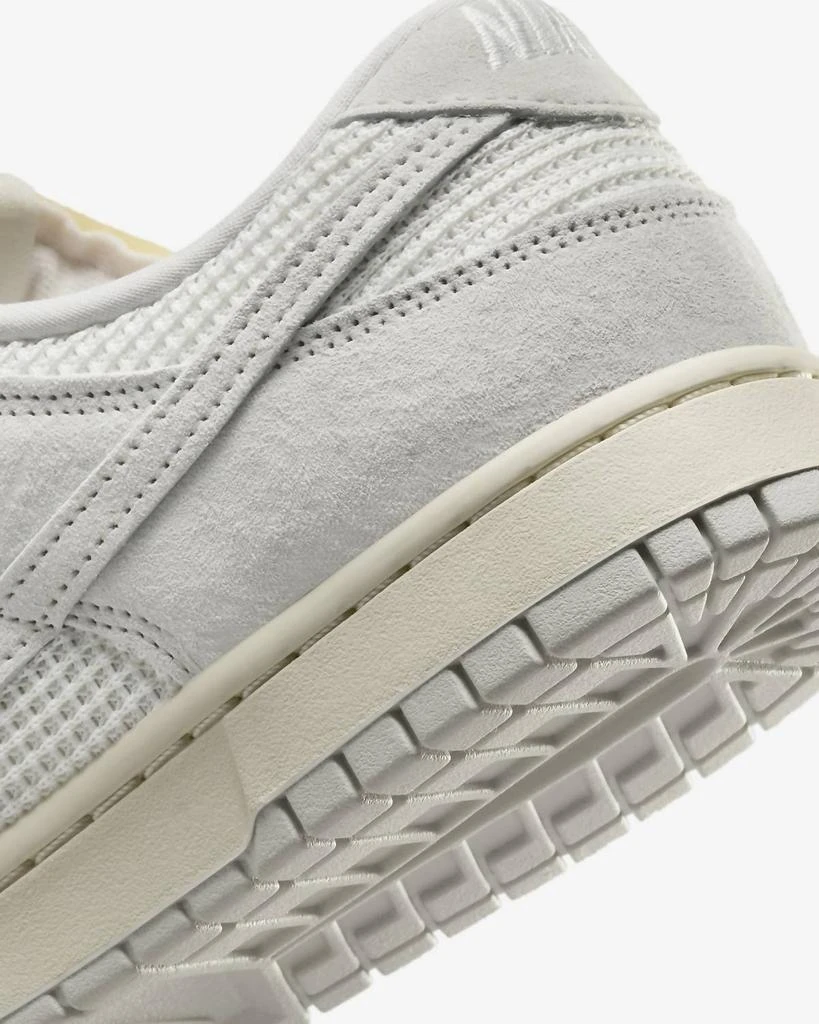 NIKE Nike - Men's Dunk Low Waffle Sneaker 8