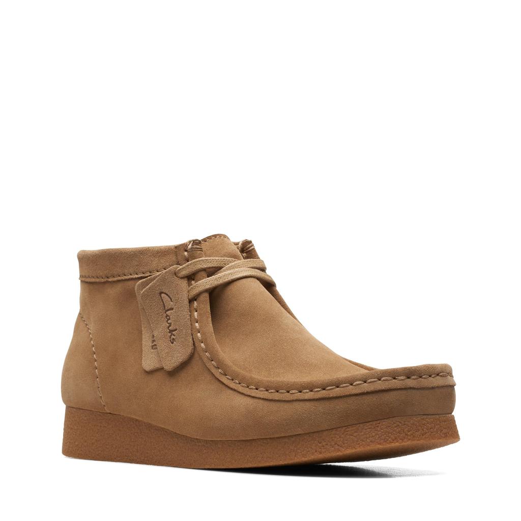 Clarks Wallabee EVO Boot in Beige Suede
