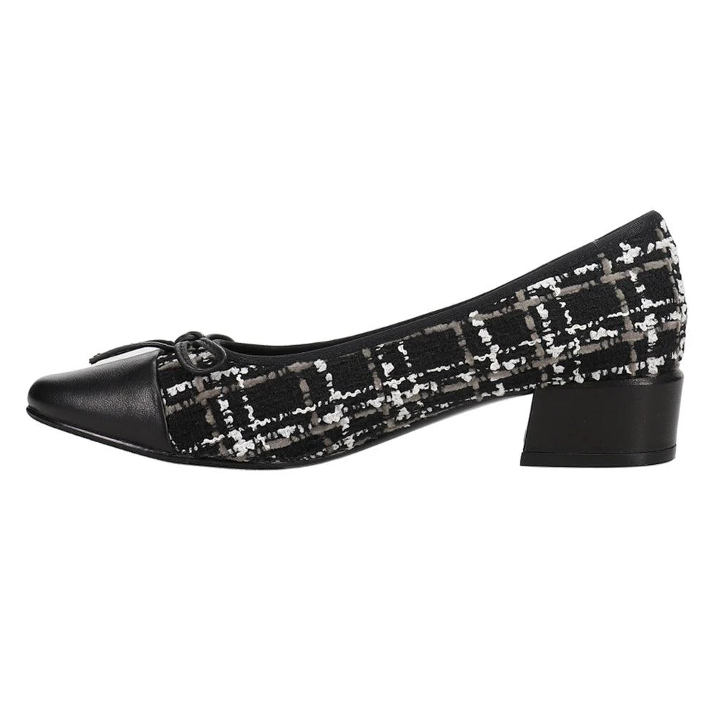 Vaneli Alesya Round Toe Pumps 3