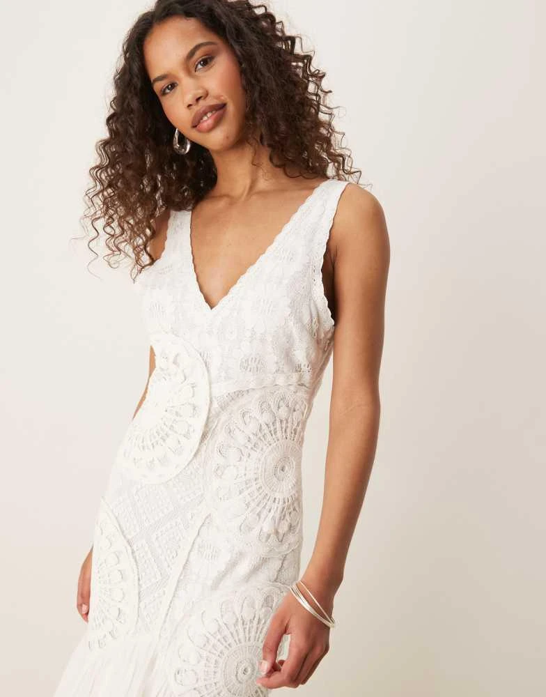 ASOS ASOS DESIGN v neck crochet lace maxi dress in white - Dresses & Skirts - Free Shipping - BeyondStyle ASOS ASOS DESIGN v neck crochet lace maxi dress in white - Dresses & Skirts - Free Shipping - BeyondStyle