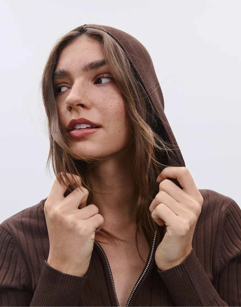 Stradivarius Stradivarius Zip-up knit cardigan in brown 4