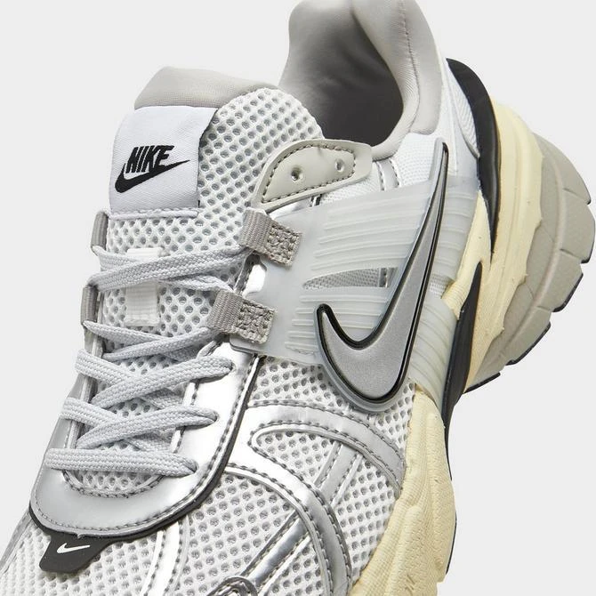 NIKE Women's Nike V2K Run Casual Shoes 5