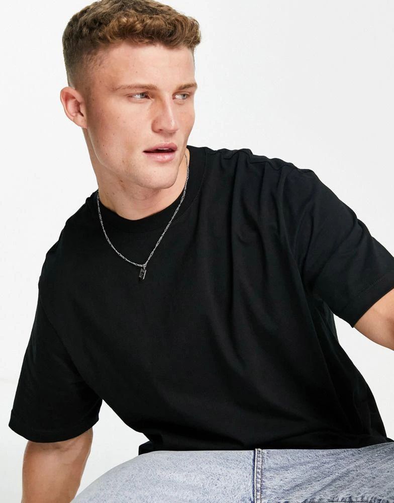 River Island River Island oversized t-shirt in black 3