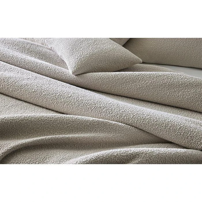 Matouk Malibu Coverlet, King 3