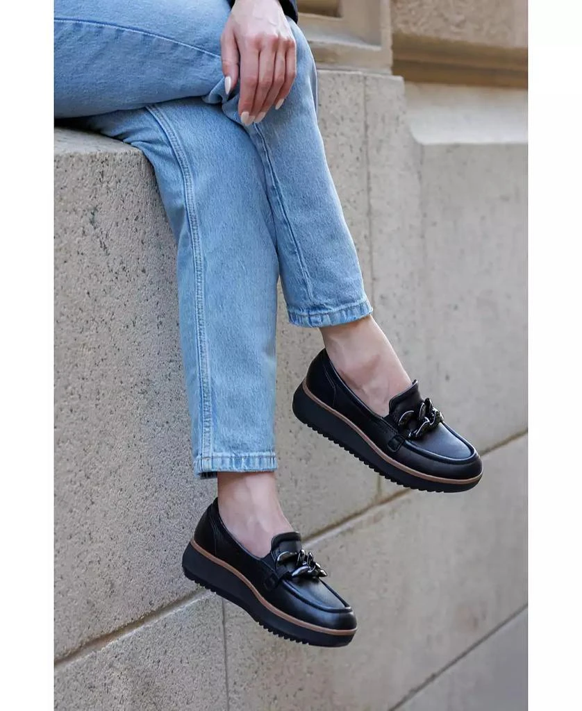 Clarks Collection Zylah May Low-Heel Loafers 9
