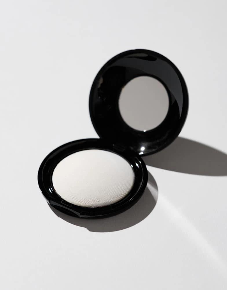 Pat McGrath Labs Pat McGrath Labs Skin Fetish: Sublime Perfection Blurring Under-Eye Powder 6