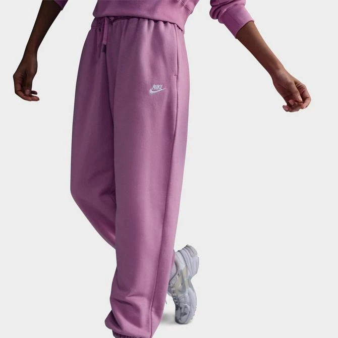 NIKE Women's Nike Sportswear Club Fleece Mid-Rise Oversized Sweatpants 3