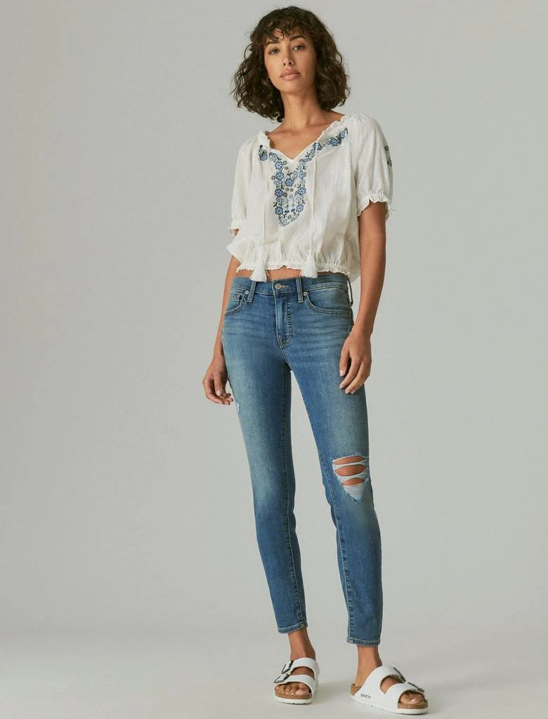 Lucky Brand Women's Mid Rise Ava Super Skinny Destruct 1