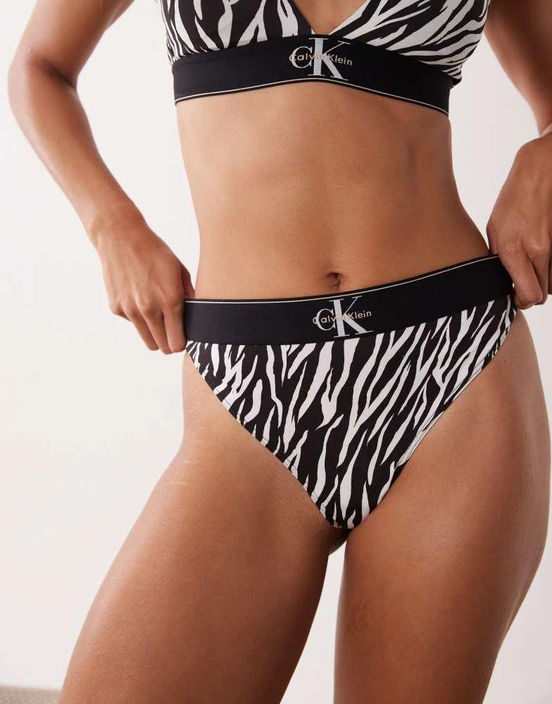 Calvin Klein Calvin Klein Graphic Logo thong in black tiger print