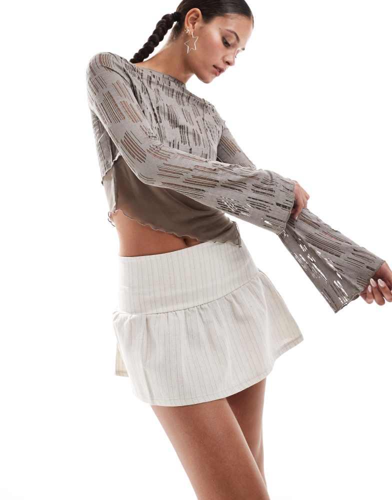 Daisy Street Daisy Street low rise drop waist mini puff skirt in natural cream stripe