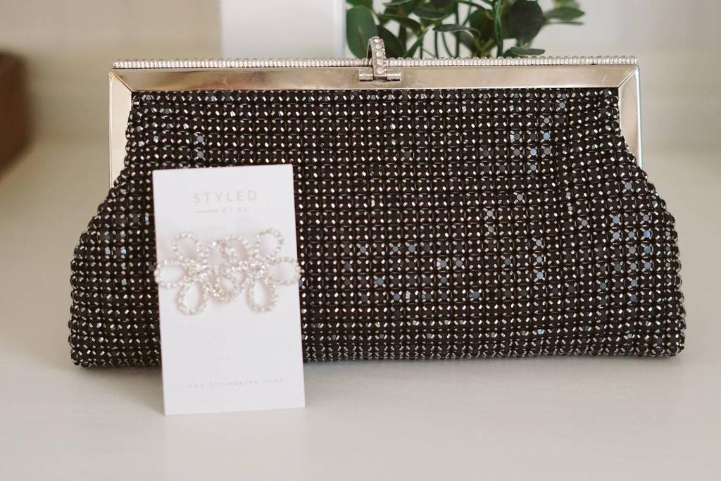 Urban Expressions Urban Expressions - Women's Rhinestone Clutch Bag