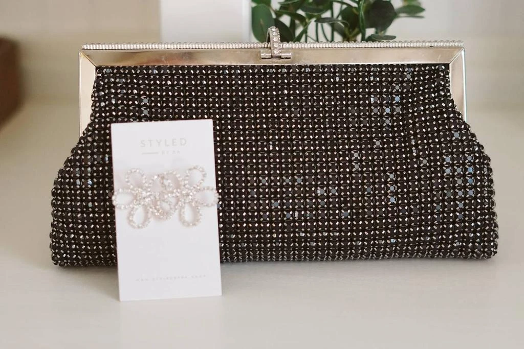 Urban Expressions Urban Expressions - Women's Rhinestone Clutch Bag 2